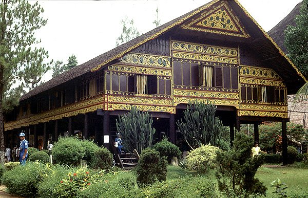 Dom z Celebes Pnocnego - skansen Taman Mini Indonesia (Dakarta)