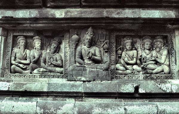 Relief wityni w Prambanan