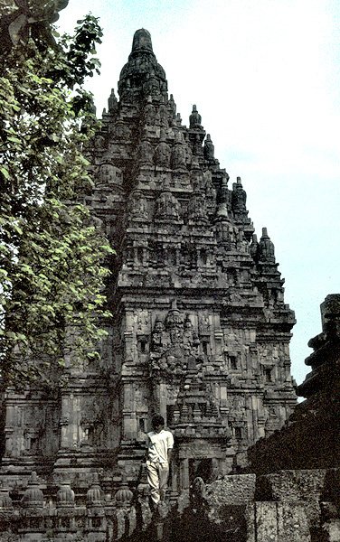 Hinduistyczna witynia w Prambanan (1)