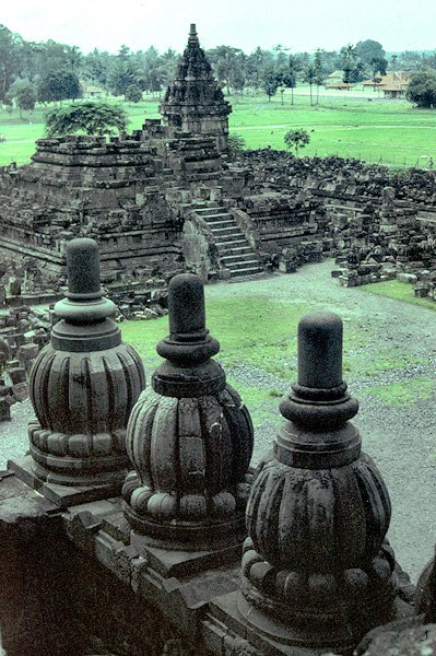 Fragment kompleksu witynnego w Prambanan