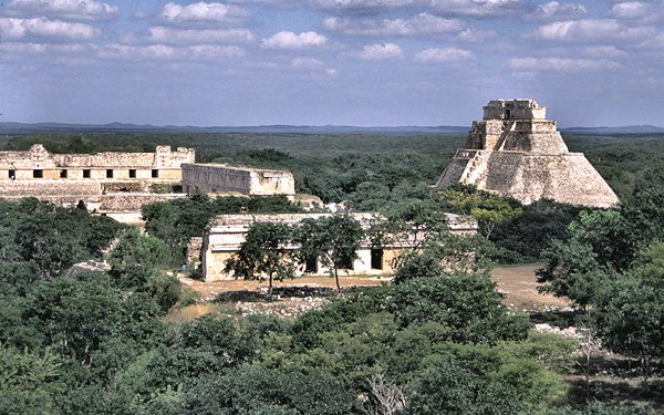 Uxmal - widok oglny miasta Majw