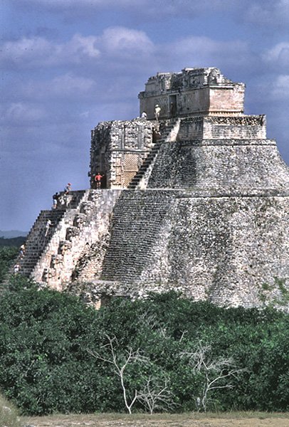 Piramida Czarodzieja w Uxmal