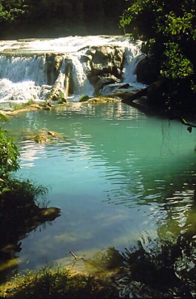 Wodospady na rzece Agua Azul