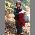 M�oda sprzedawczyni z plemienia Palaung
