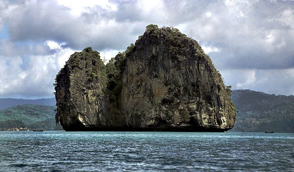 Skalna wyspa w pobliu Langkawi