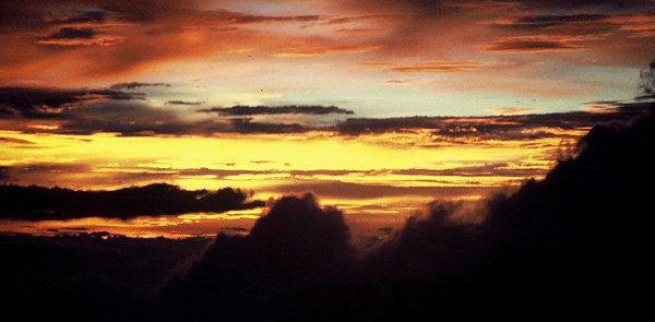 Zachd soca na zboczu Kinabalu (2)
