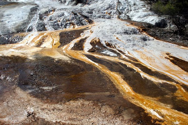 Fragment obszaru geotermalnego w Orakei Korako