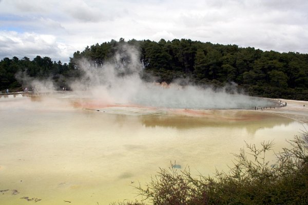 Paleta Artysty na obszarze geotermalnym Wai-O-Tapu